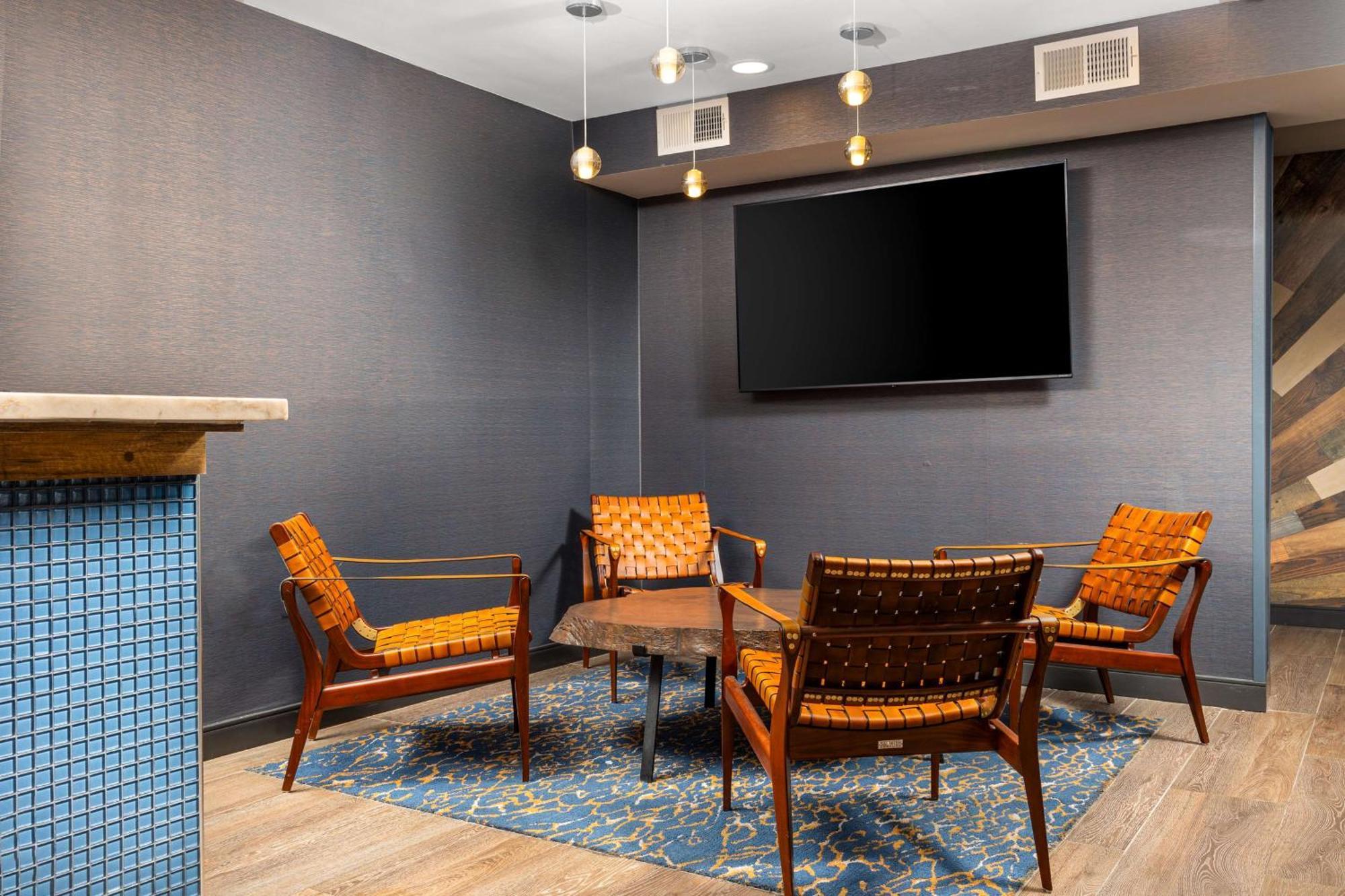 Westport Kansas City, Tapestry Collection By Hilton Kansas City