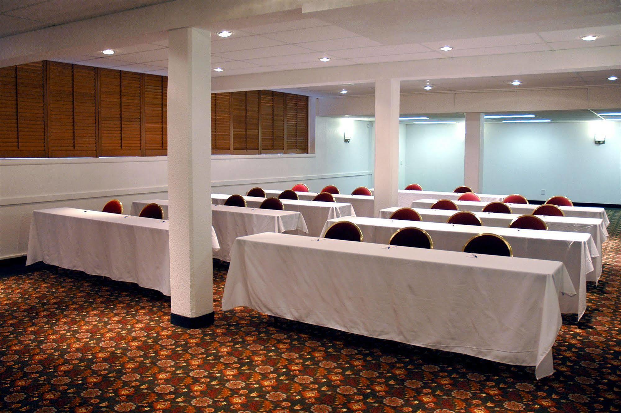 Westport Kansas City, Tapestry Collection By Hilton 4* Kansas City